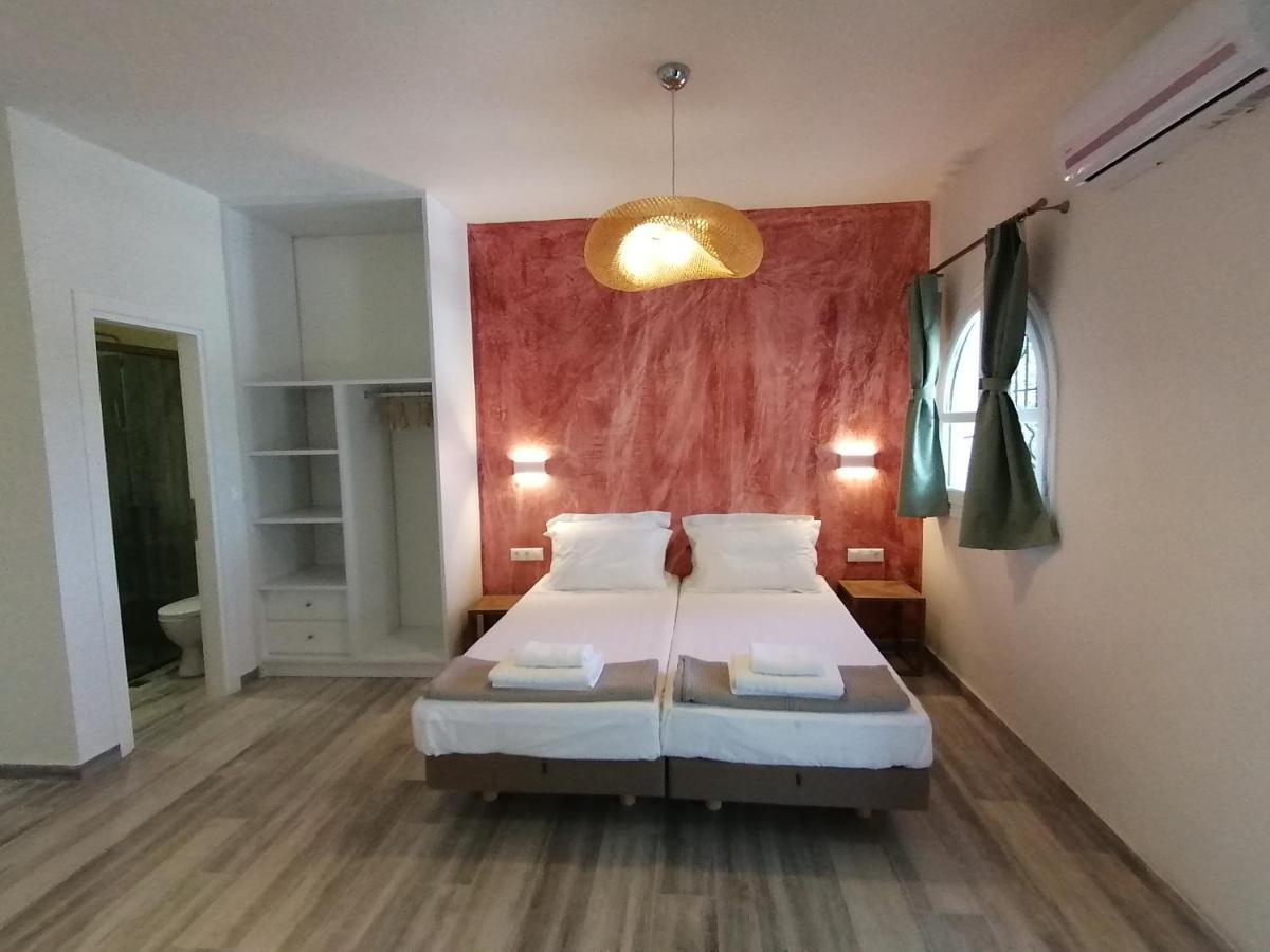 Villa Nena - Studio Suites カラミ エクステリア 写真